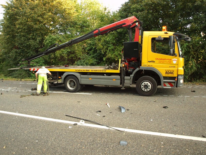 Schwerer VU Koeln Immendorf Kerkraderstr P326.JPG